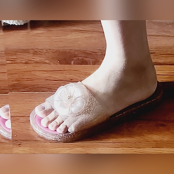 Sold!Kate spade slippers - Picture 2 of 3